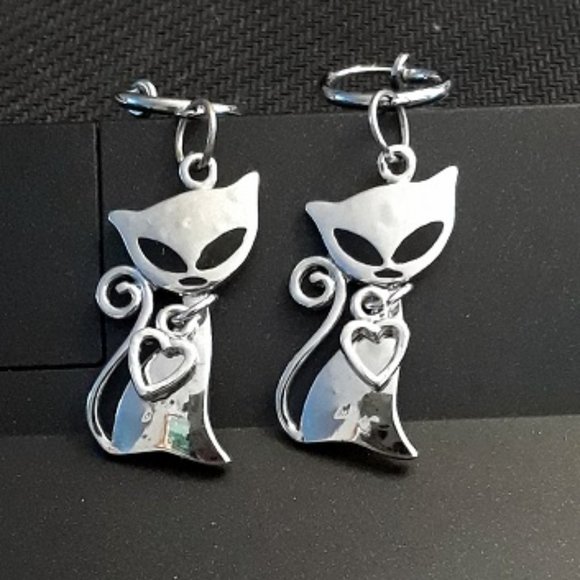 Cute Alien Cat Dangling Earring - Picture 1 of 3